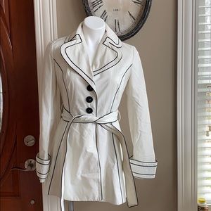 Laundry by design trench/rain coat. 💖